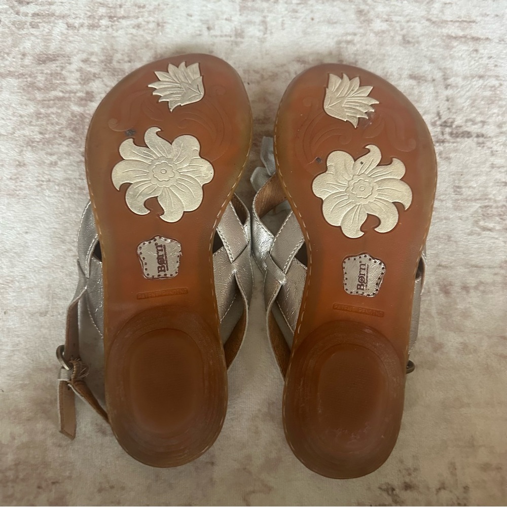 Born Silver Floral Leather Slingback Sandals size 9 - Picture 7 of 8